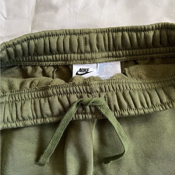 Men's Nike Sportswear Shorts - Picture 8 of 13